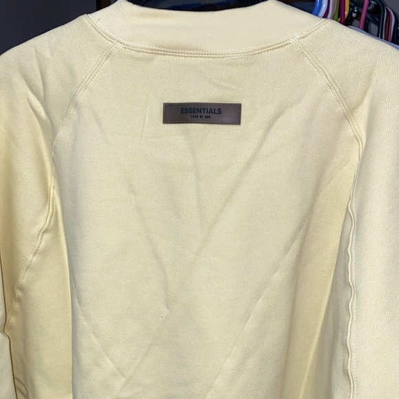 BRAND NEW Fear of God Essentials Canary Crewneck Sweatshirt Size Medium - Picture 8 of 9